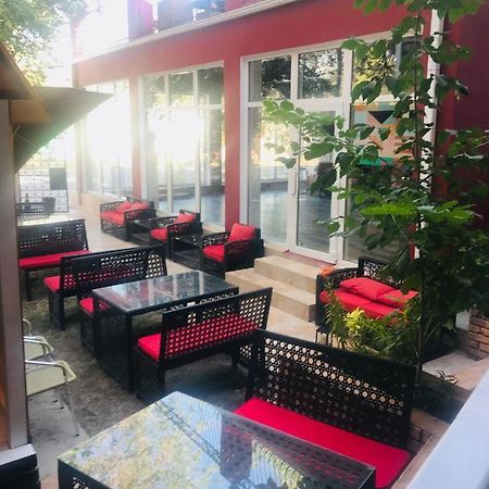 Lucky Fox Hotel Atyrau Bagian luar foto