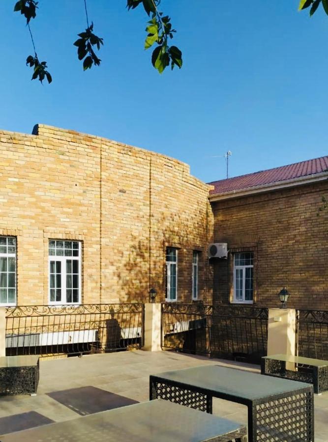 Lucky Fox Hotel Atyrau Bagian luar foto