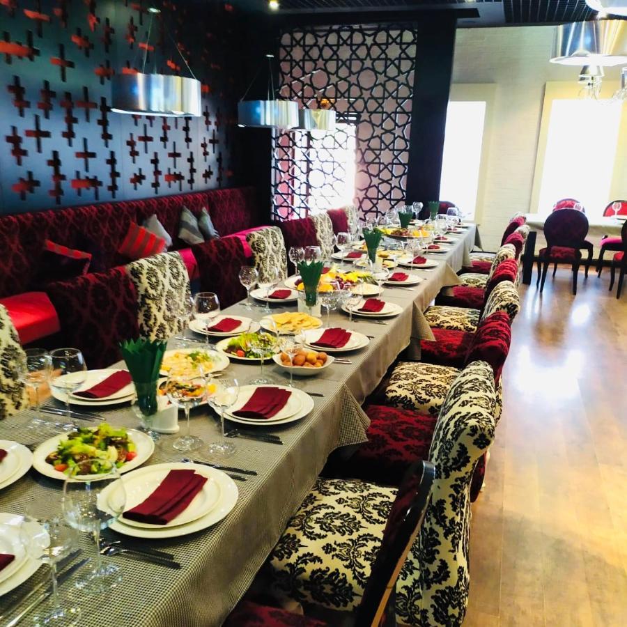Lucky Fox Hotel Atyrau Bagian luar foto