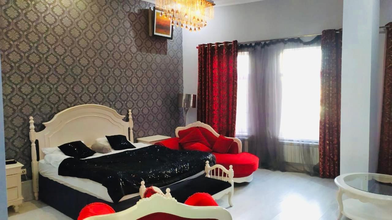 Lucky Fox Hotel Atyrau Bagian luar foto